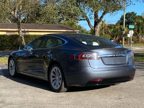 Used 2020 Tesla Model S Long Range Plus image 6