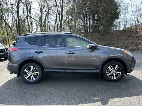 Used 2018 Toyota RAV4 XLE image 3