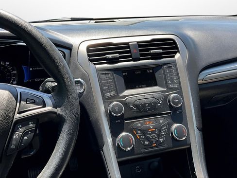 Used 2018 Ford Fusion S image 6