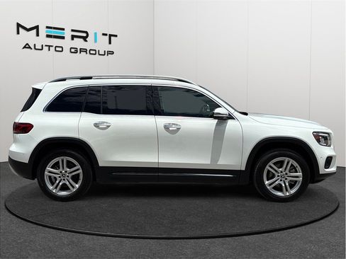 Used 2023 Mercedes-Benz GLB 250 4MATIC image 10