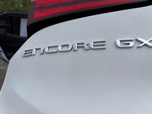 Used 2024 Buick Encore GX Preferred FWD image 16