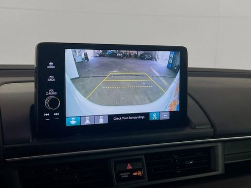 Used 2024 Honda Pilot Touring image 13