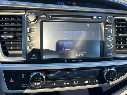 Certified 2019 Toyota Highlander Limited Platinum AWD/4WD image 21