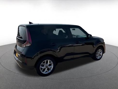 Used 2025 Kia Soul LX w/ LX Technology Package FWD image 14
