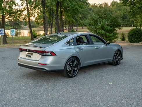 Used 2023 Honda Accord Sport image 6