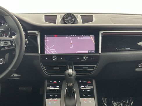 Certified 2023 Porsche Macan Turbo AWD/4WD image 19