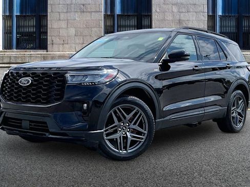 Certified 2025 Ford Explorer ST-Line w/ ST-Line Street Pack AWD/4WD image 2