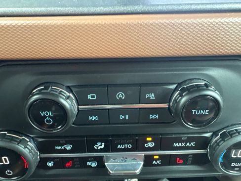 Used 2024 Ford Bronco Outer Banks AWD/4WD image 18