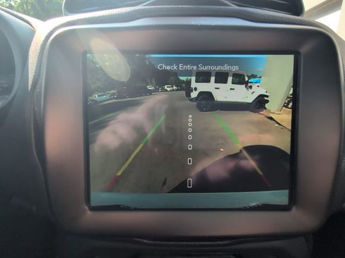 Certified 2021 Jeep Renegade Limited w/ Sun & Sound Group image 22