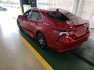 Used 2022 Toyota Camry SE FWD video 3