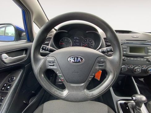 Used 2017 Kia Forte LX image 12