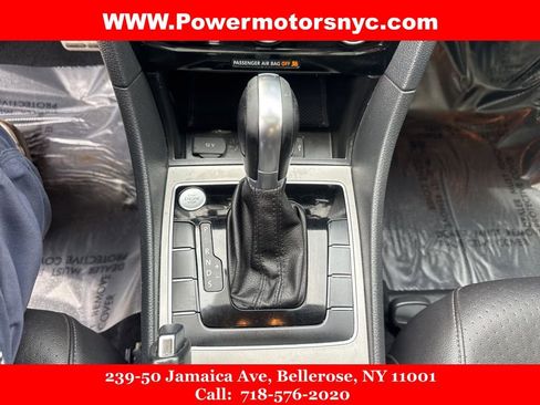 Used 2020 Volkswagen Passat 2.0T R-Line image 35
