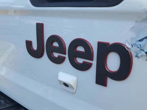 Used 2023 Jeep Gladiator Rubicon w/ Cold Weather Group image 28