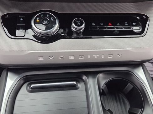New 2026 Ford Expedition Active image 22