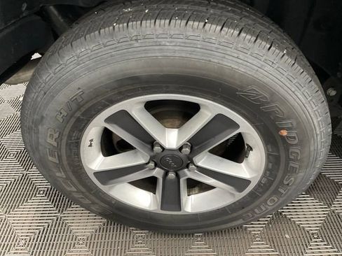 Used 2022 Jeep Wrangler Unlimited Sahara image 28