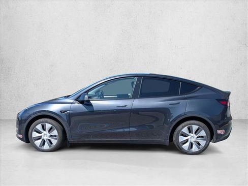 Used 2024 Tesla Model Y Long Range AWD/4WD image 9