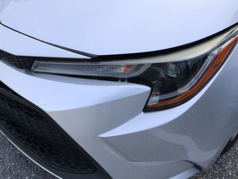 Used 2021 Toyota Corolla LE FWD image 3