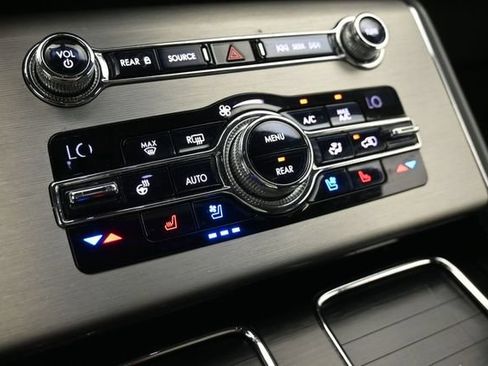 Used 2020 Lincoln Aviator Reserve w/ Equipment Group 201A AWD/4WD image 34