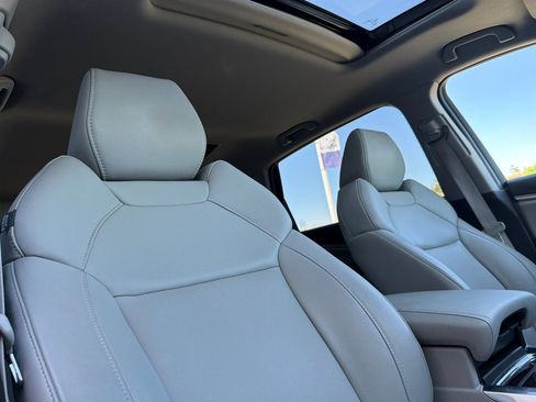 Used 2016 Acura MDX w/ Technology Package AWD/4WD image 17