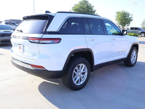 New 2026 Jeep Grand Cherokee Laredo RWD image 19