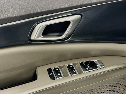 Used 2026 Kia Carnival FWD image 15