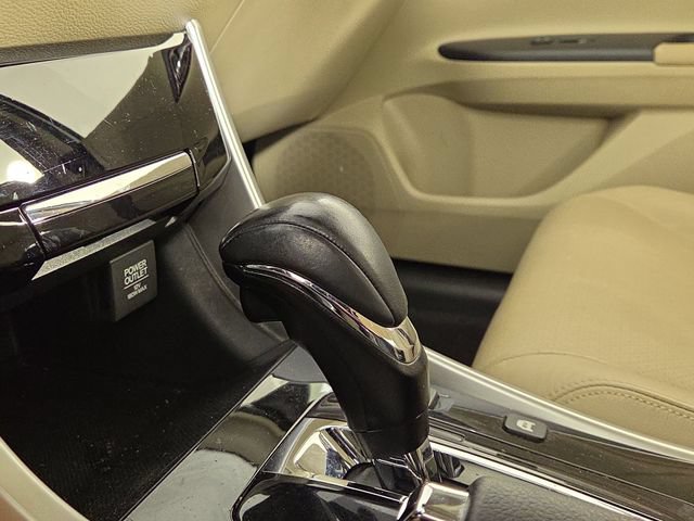 Used 2017 Honda Accord EX-L image 19