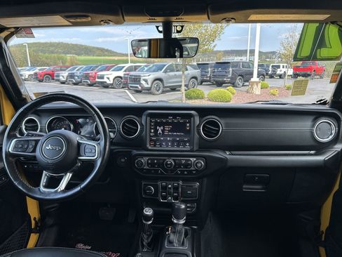 Used 2021 Jeep Wrangler Unlimited Sahara w/ Dual Top Group AWD/4WD image 16
