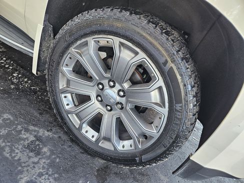 Used 2015 GMC Yukon XL Denali w/ Open Road Package image 20