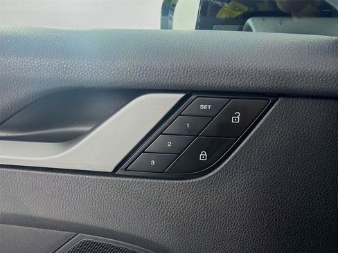 Used 2024 Porsche 911 Carrera S image 7