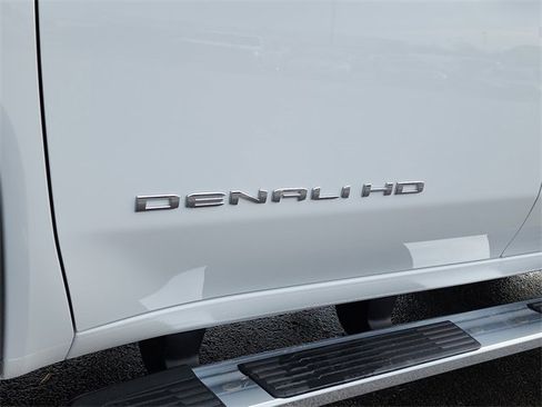 New 2026 GMC Sierra 2500 Denali w/ Denali Reserve Package image 13