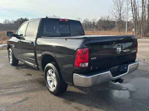 Used 2019 RAM 1500 Classic SLT w/ Luxury Group image 5
