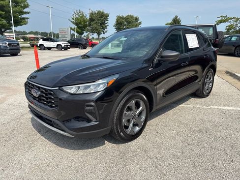 Used 2025 Ford Escape ST-Line FWD image 13