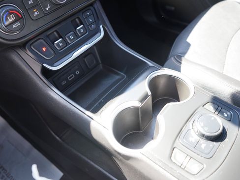 Used 2020 GMC Terrain SLT w/ Preferred Package FWD image 18