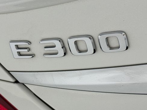 Used 2019 Mercedes-Benz E 300 image 8