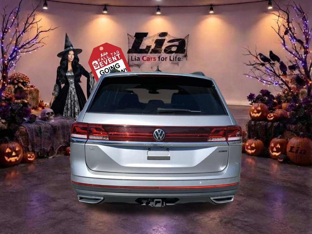 Used 2025 Volkswagen Atlas SE AWD/4WD image 4