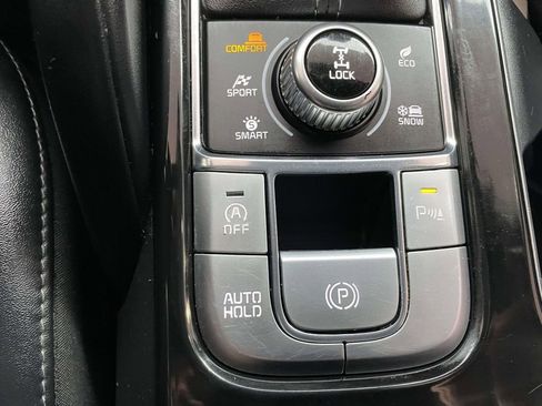 Used 2023 Kia Telluride LX image 41