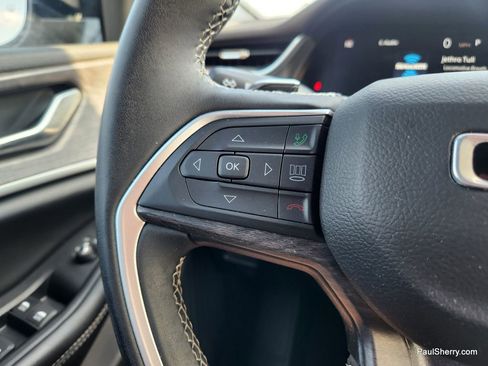 Used 2024 Jeep Grand Cherokee L Limited w/ Black Appearance Package AWD/4WD image 37