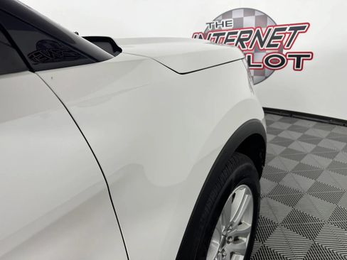 Used 2019 Ford Explorer XLT w/ Equipment Group 202A AWD/4WD image 31