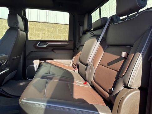 Used 2024 GMC Sierra 2500 Denali w/ Denali Reserve Package AWD/4WD image 11