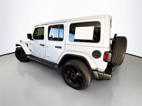 Used 2022 Jeep Wrangler Unlimited Sahara image 6