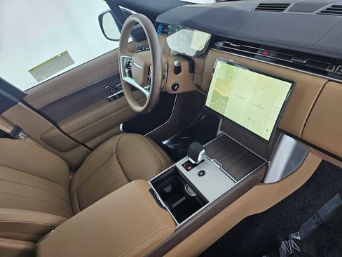New 2026 Land Rover Range Rover SE image 11