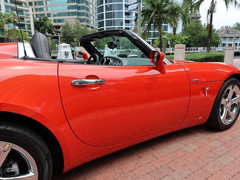 Used 2008 Pontiac Solstice GXP w/ Premium Package RWD image 23