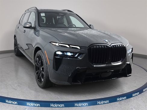 Certified 2023 BMW X7 xDrive40i w/ Executive Package image 3