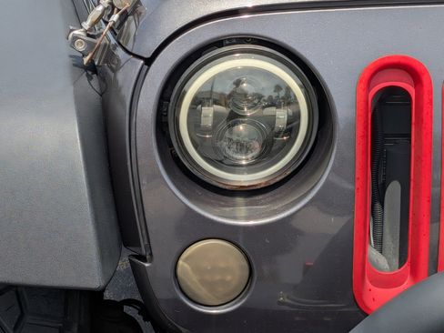 Used 2017 Jeep Wrangler Unlimited Rubicon image 10