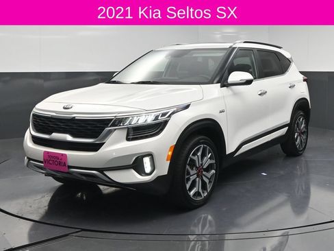 Used 2021 Kia Seltos SX w/ SX Sunroof Package AWD/4WD image 2