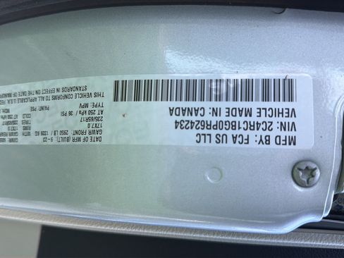 Used 2023 Chrysler Pacifica Touring-L FWD image 21