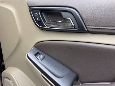 Used 2019 Chevrolet Tahoe LT w/ RST Edition image 53