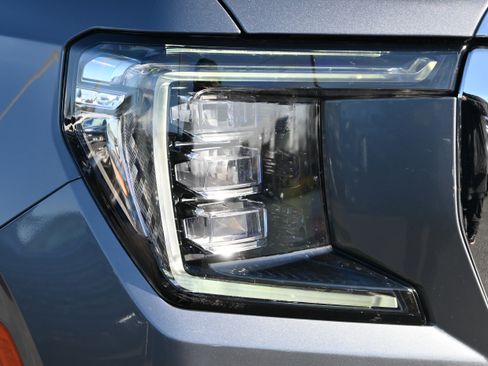 Used 2022 GMC Yukon SLE w/ Gmc Pro Safety Plus Package image 12