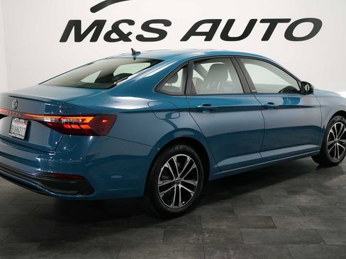 Used 2025 Volkswagen Jetta Sport FWD image 5