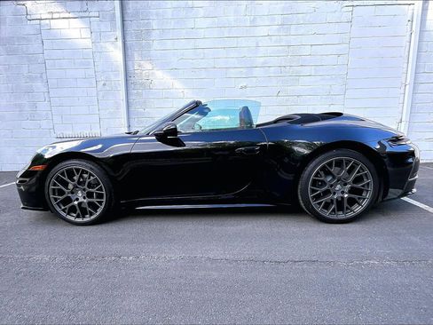 Used 2025 Porsche 911 Carrera RWD image 2